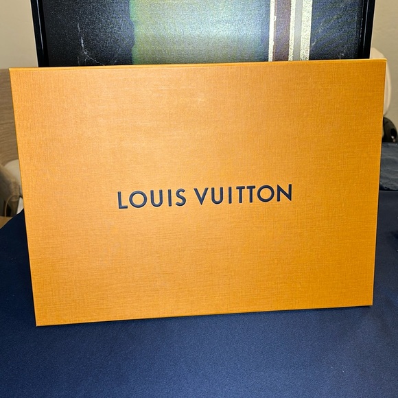 LOUIS VUITTON | Shirt Box 16” x 11.5” x 2” - Picture 1 of 2